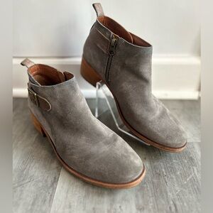 Kork-Ease Suede Ankle Booties Gray Block Heel Buckle Zip Leather US 8.5 Comfort